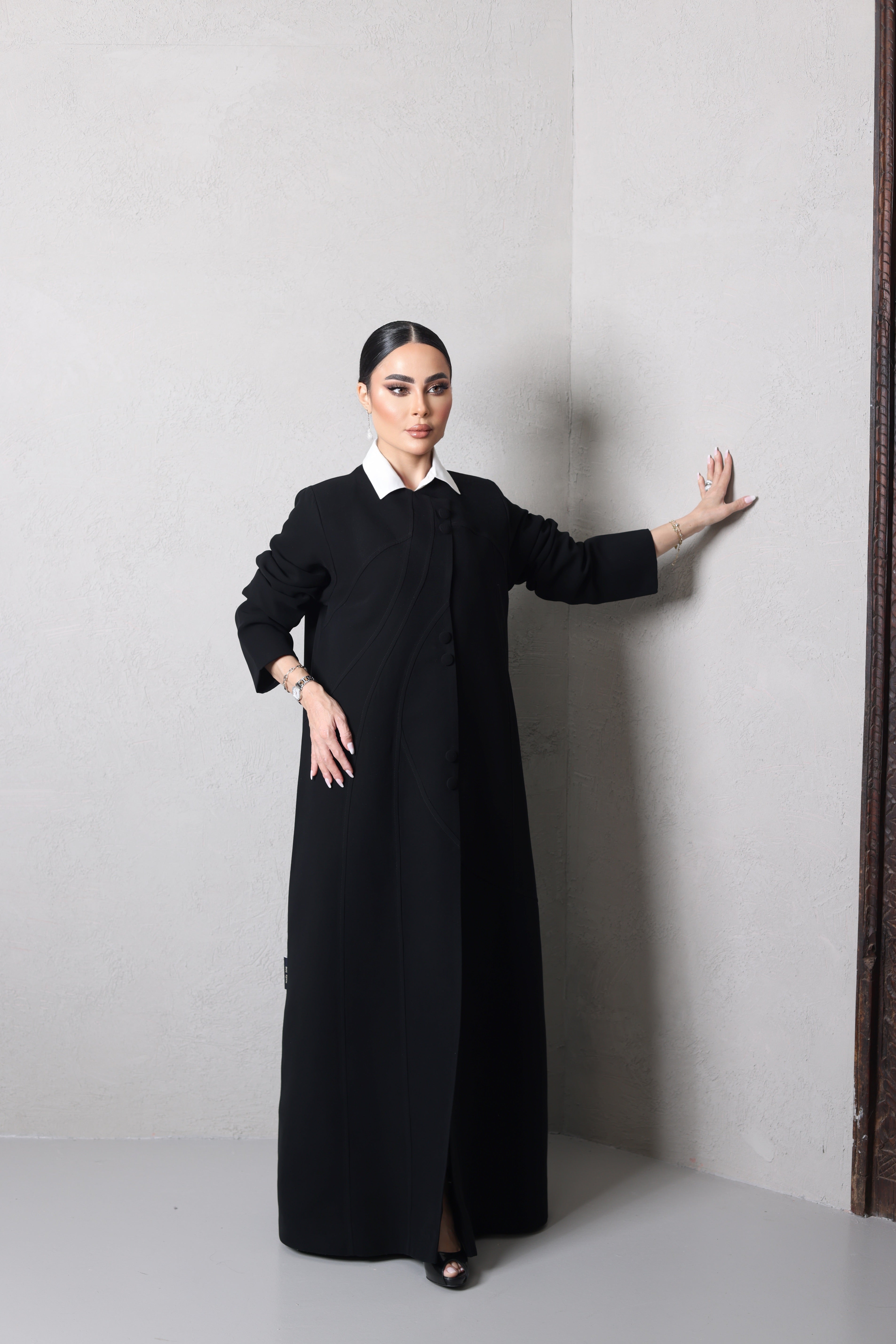 عباية الأناقه الهادئه