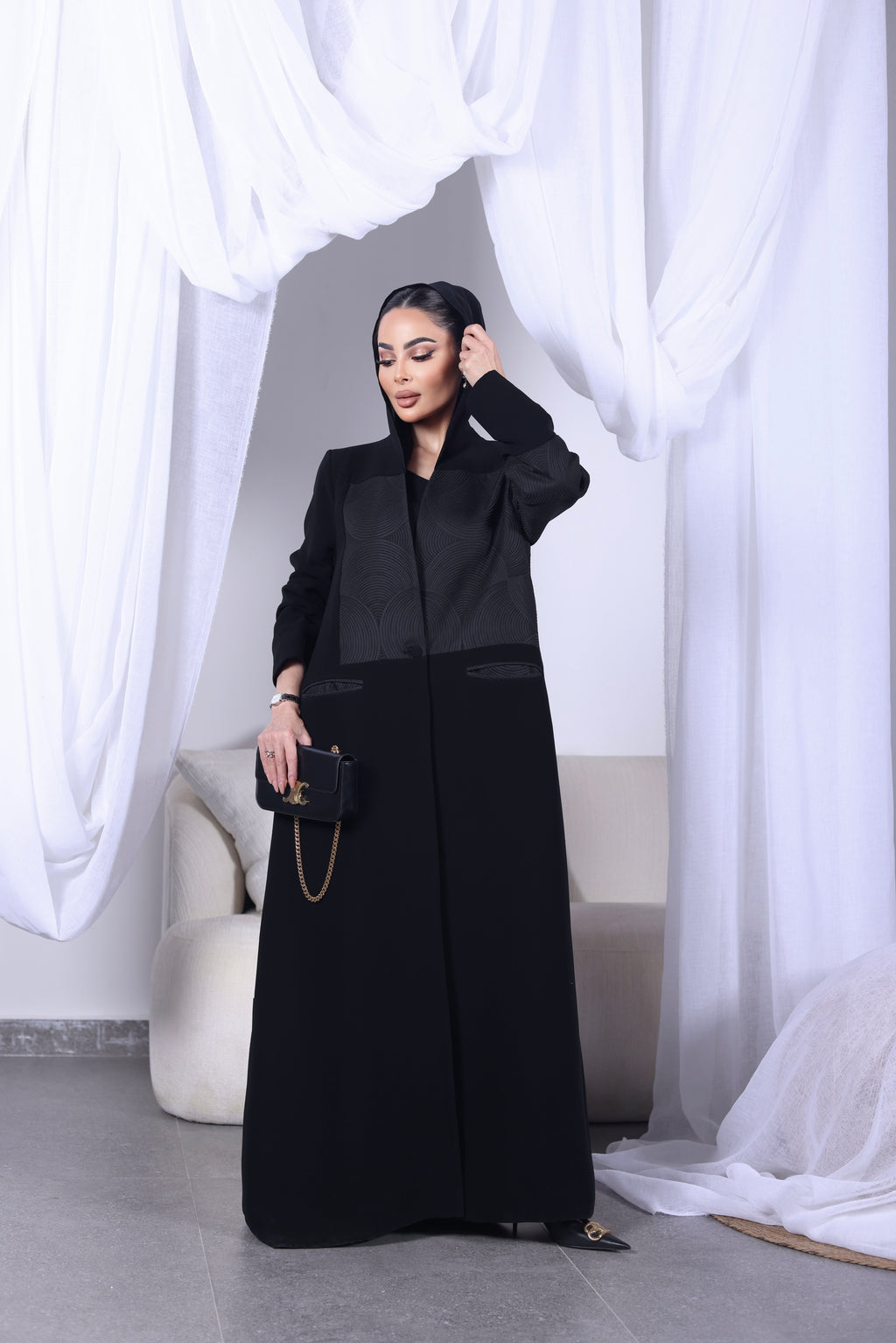 عباية لَمْسَة