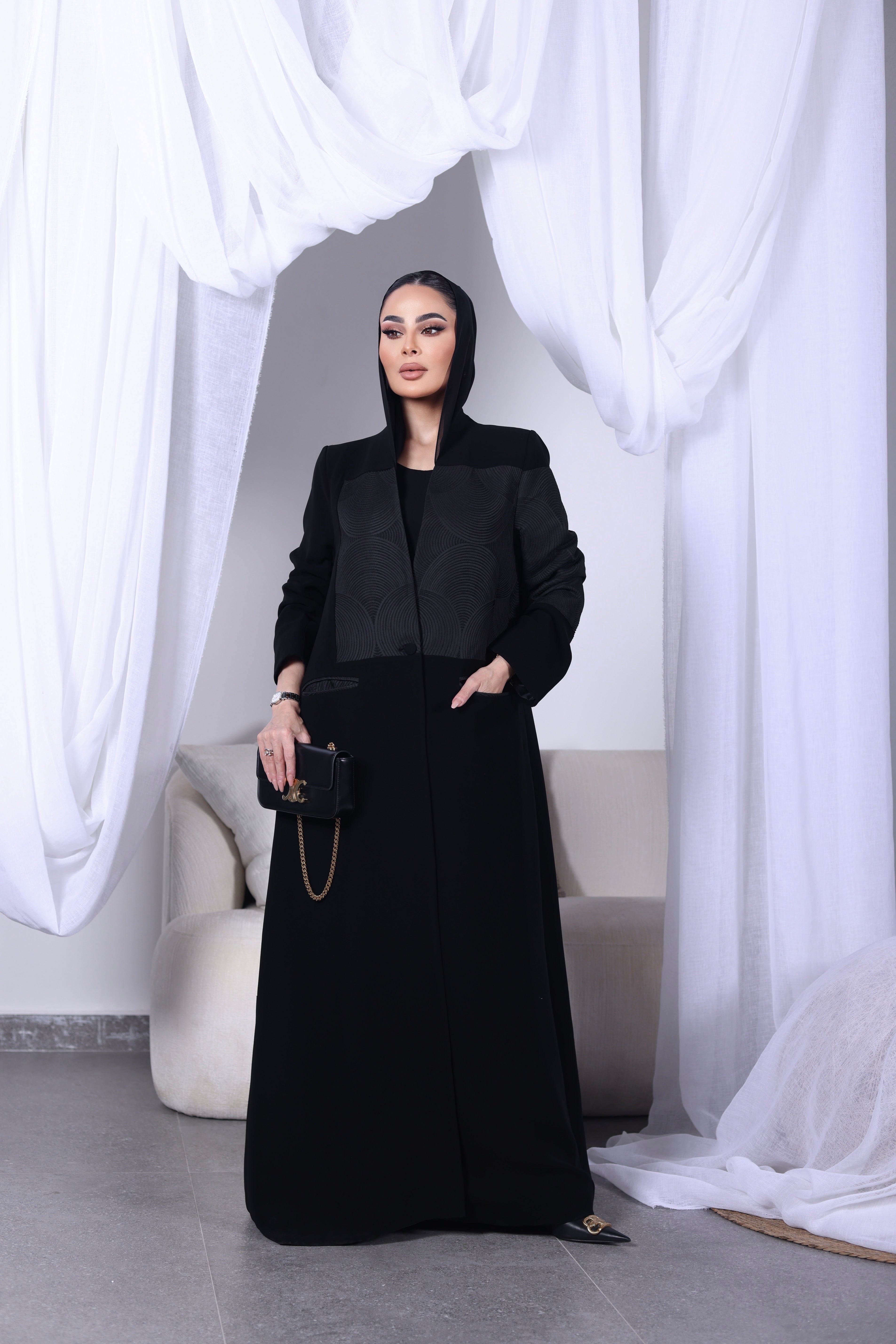 عباية لَمْسَة