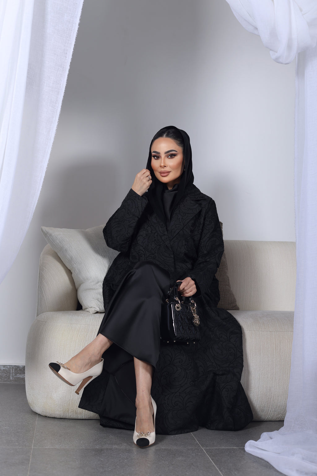 عباية طِراز