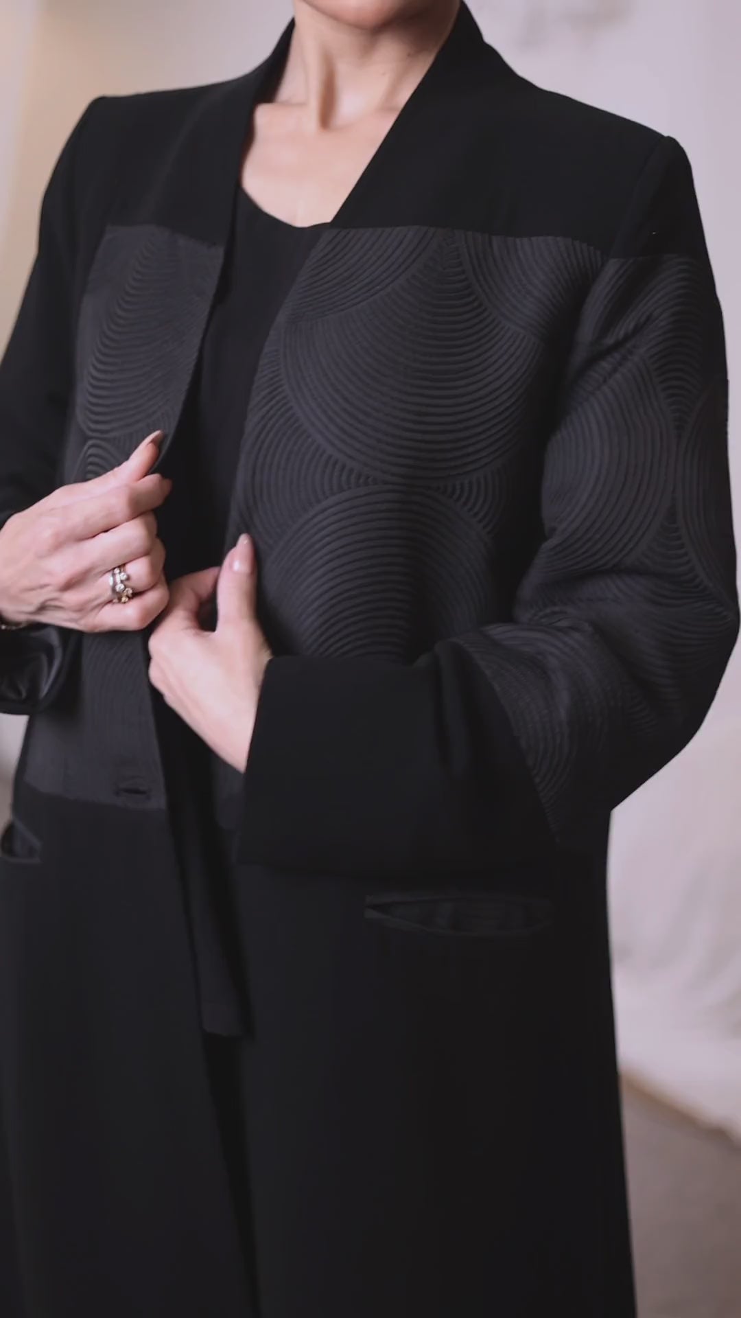 عباية لَمْسَة